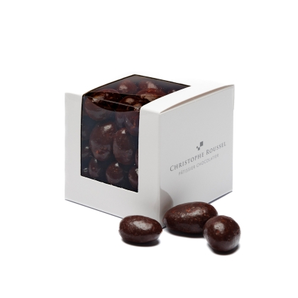 Almonds coated with dark chocolate