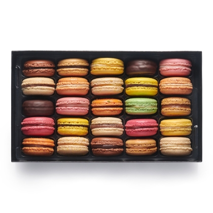 Assortment of 25 macaroons