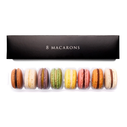 Assortment of 8 macaroons